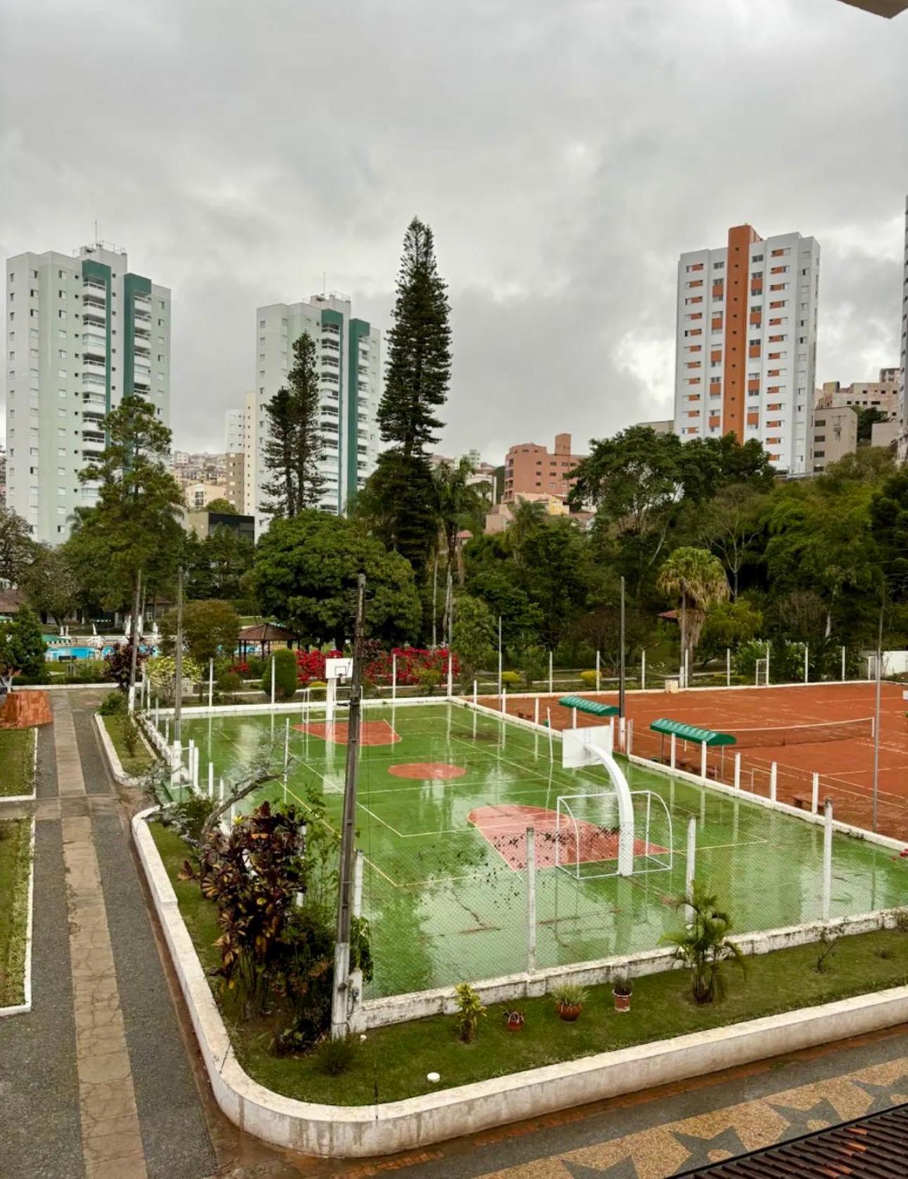 Apartamento Condominio Quisisana Centro Pocos De Caldas Lazer Completo, Uma Estrutura De Resort Экстерьер фото