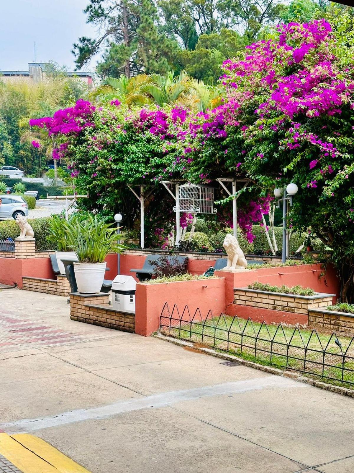 Apartamento Condominio Quisisana Centro Pocos De Caldas Lazer Completo, Uma Estrutura De Resort Экстерьер фото